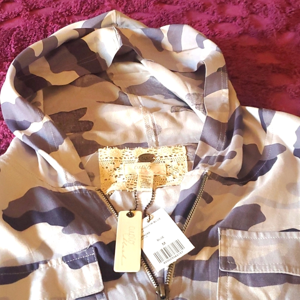 Camo top